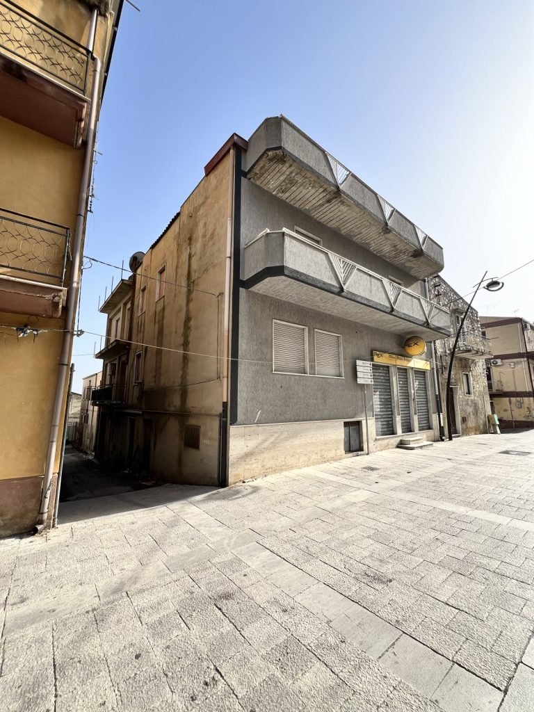 Large House on the Piazza, San Biagio Platani